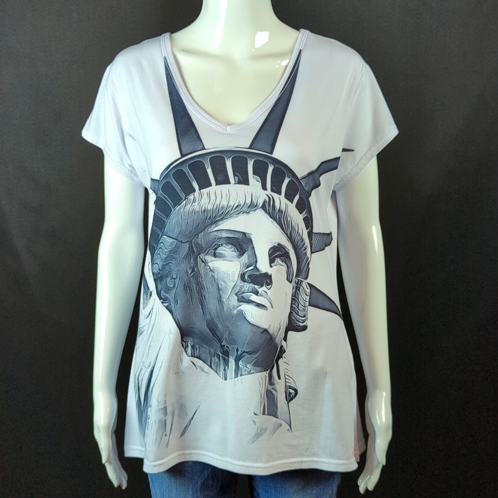 Sweet Gisele New York sz L Statue of Liberty V-Neck Short Sleeve T-shirt